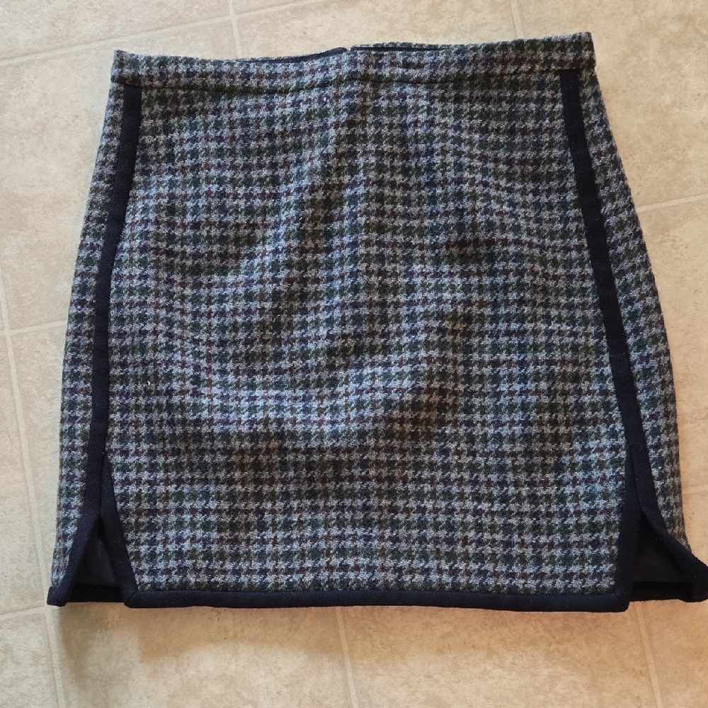 J. Crew Black and Gray Houndstooth Pencil Skirt